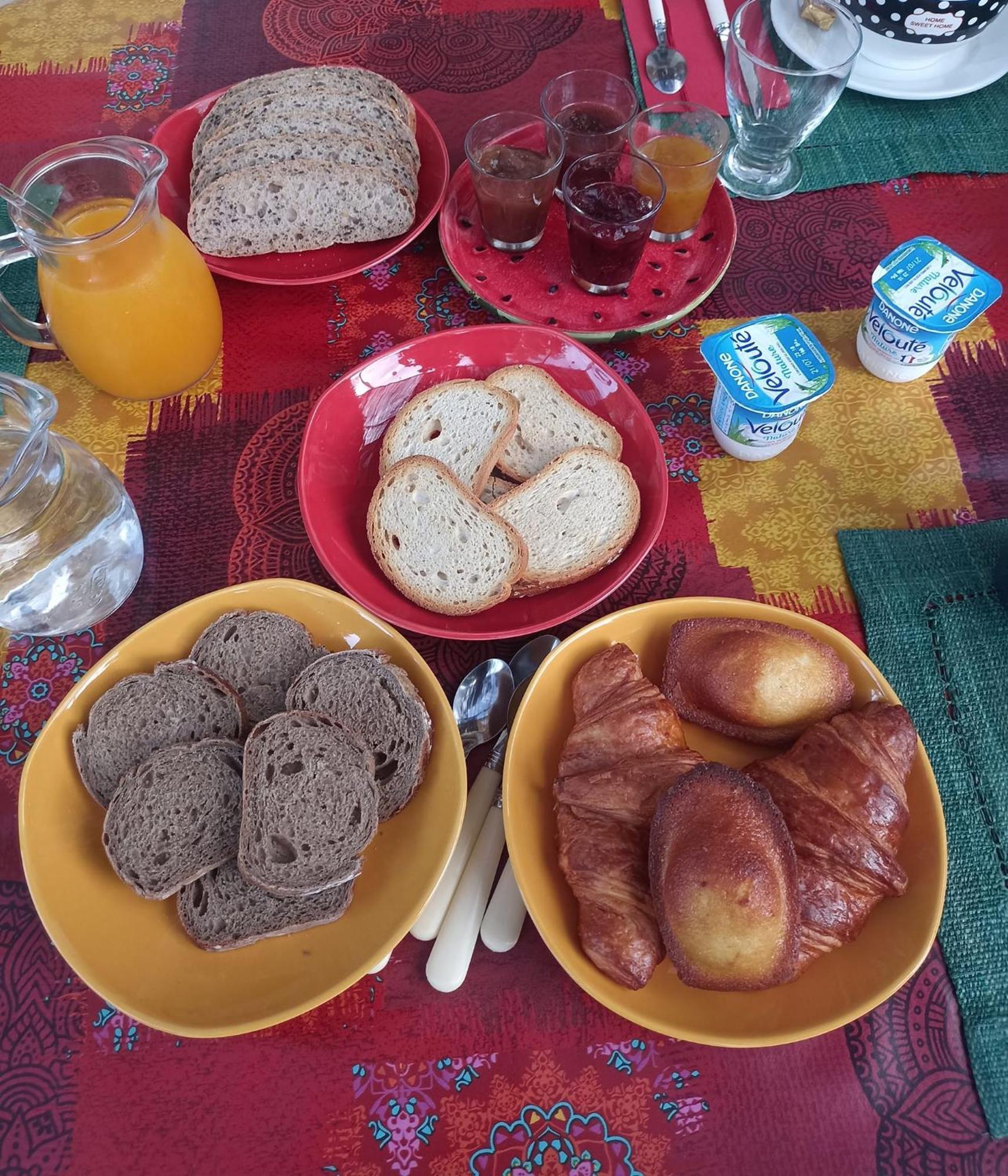 Bed and Breakfast Le Fer En Ceze Sabran Екстер'єр фото